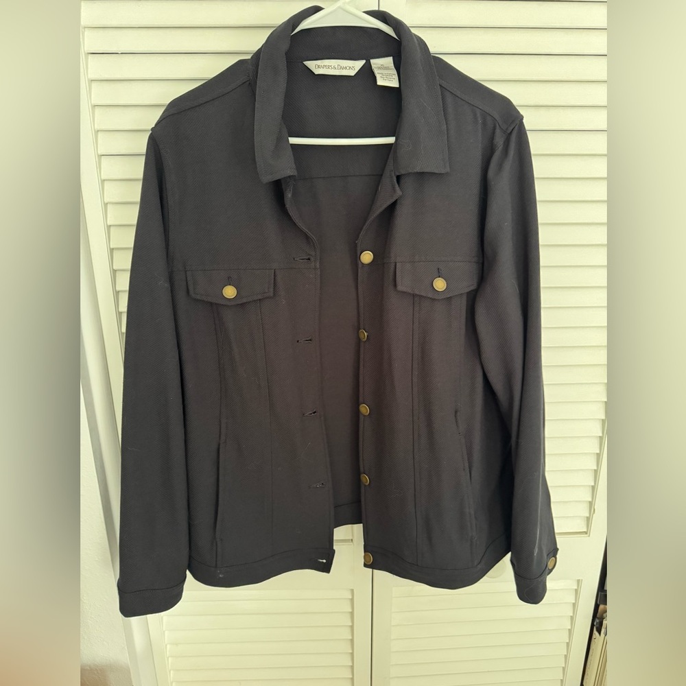 Draper’s and Damon’s women’s black crop jacket, XL